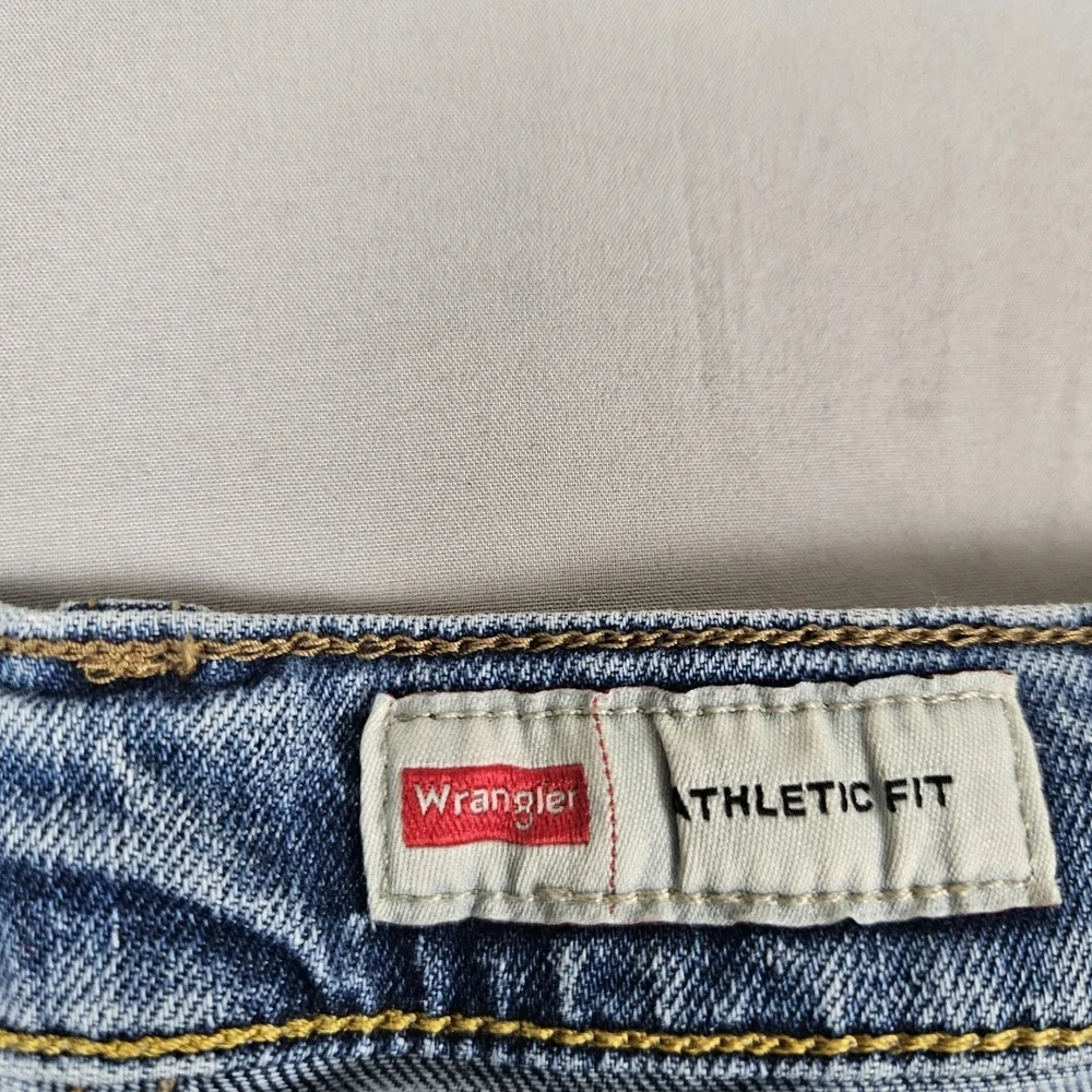 Wrangler Athletic Fit Jeans Mens 38x30 Stretch Denim Blue‎ Pants